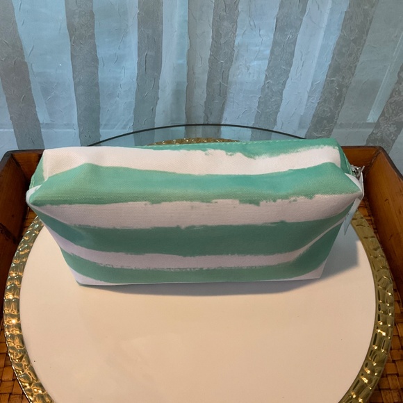 New Clinique x Drawbertson Green & White Cosmetic Bag NWT - Picture 3 of 7